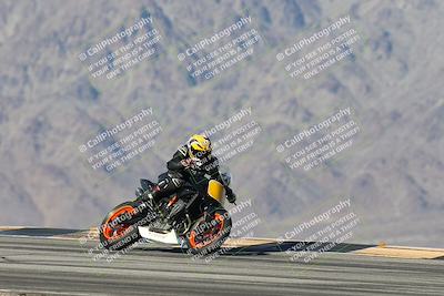 media/Dec-01-2025-Moto Forza (Mon) [[2daa91e15f]]/1-Advanced Group/Session 4 Turn 9/